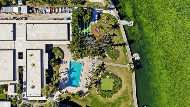 4400 EXETER DRIVE 305, Longboat Key, FL 34228