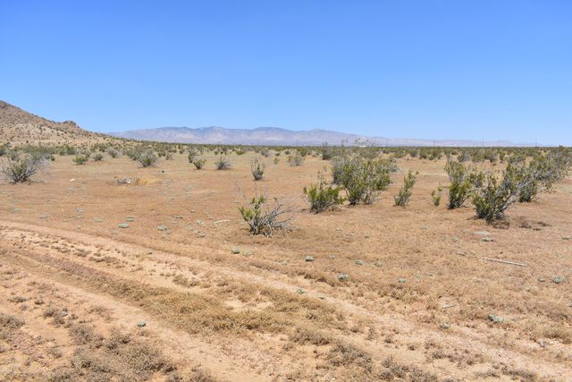 201 E Laguna Ave, Mojave, CA 93501