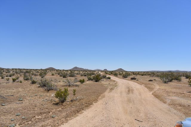 201 E Laguna Ave, Mojave, CA 93501