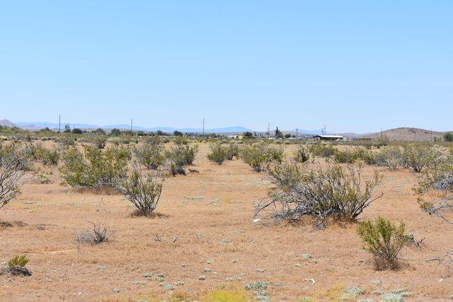 201 E Laguna Ave, Mojave, CA 93501