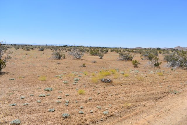 201 E Laguna Ave, Mojave, CA 93501