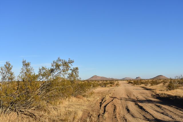 201 E Laguna Ave, Mojave, CA 93501