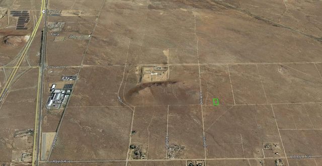 201 E Laguna Ave, Mojave, CA 93501