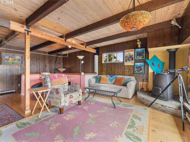 1582 SUNSET Ave, Oceanside, OR 97134