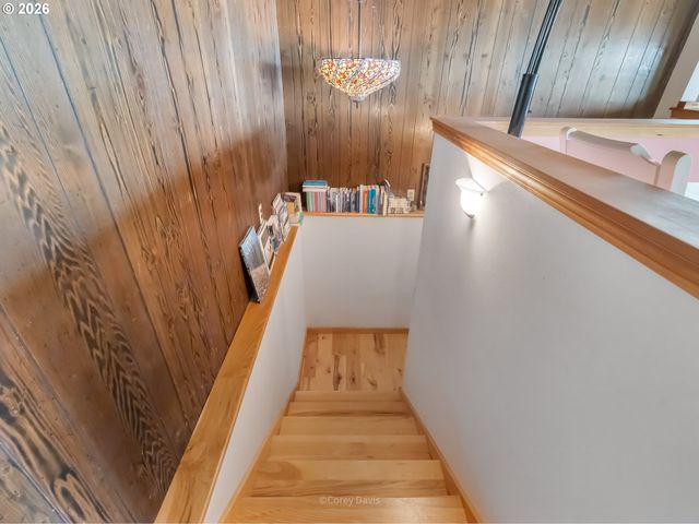 1582 SUNSET Ave, Oceanside, OR 97134