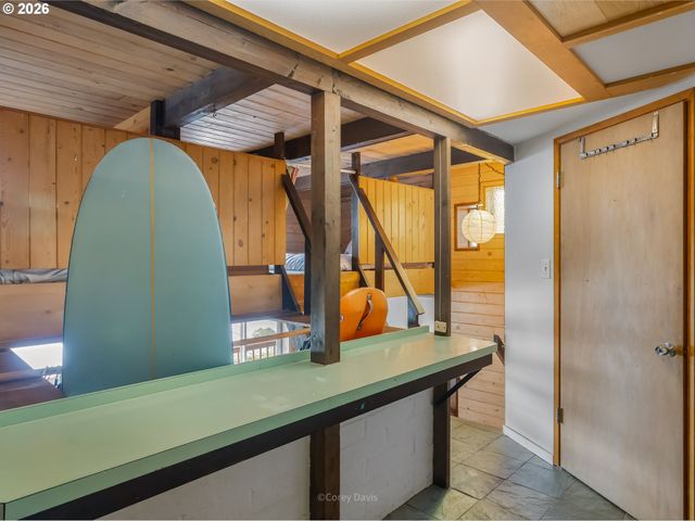 1582 SUNSET Ave, Oceanside, OR 97134