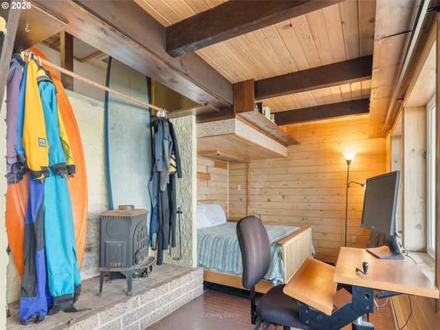 1582 SUNSET Ave, Oceanside, OR 97134