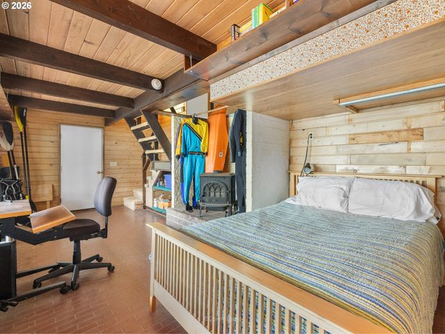 1582 SUNSET Ave, Oceanside, OR 97134