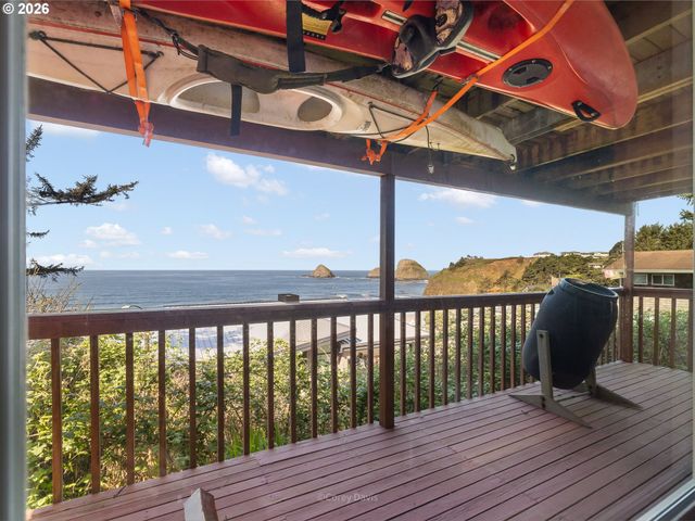 1582 SUNSET Ave, Oceanside, OR 97134