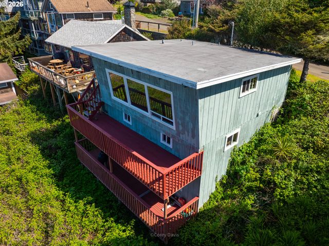 1582 SUNSET Ave, Oceanside, OR 97134