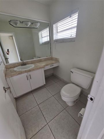 851 NE 14th Avenue 414, Hallandale Beach, FL 33009