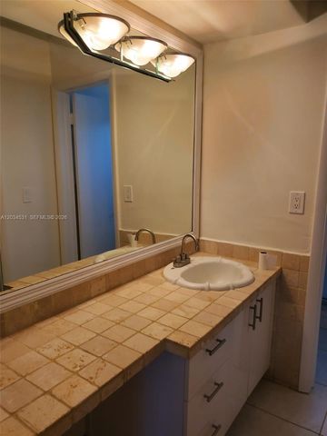 851 NE 14th Avenue 414, Hallandale Beach, FL 33009