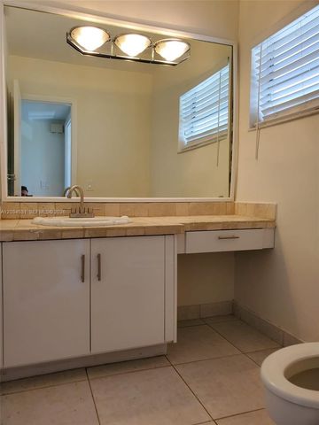 851 NE 14th Avenue 414, Hallandale Beach, FL 33009