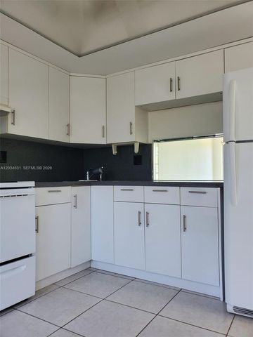 851 NE 14th Avenue 414, Hallandale Beach, FL 33009