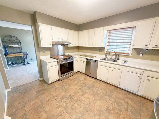 1 Hi View Ridge Drive, Archie, MO 64725