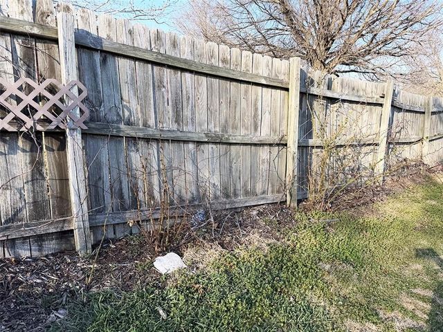 1 Hi View Ridge Drive, Archie, MO 64725