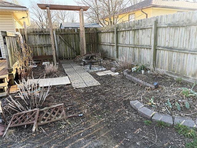 1 Hi View Ridge Drive, Archie, MO 64725