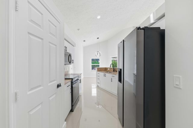 3031 SE Galt Circle, Port St. Lucie, Port St Lucie, FL 34984