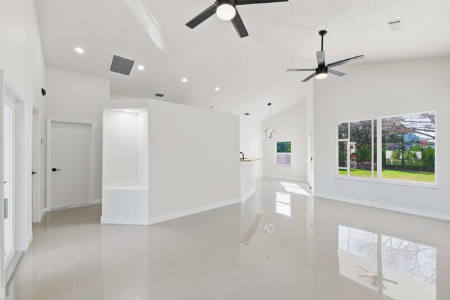 3031 SE Galt Circle, Port St. Lucie, Port St Lucie, FL 34984