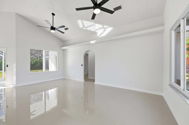 3031 SE Galt Circle, Port St. Lucie, Port St Lucie, FL 34984