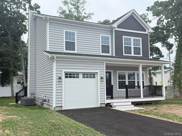 12 Gail Grace Court, Copiague, NY 11726