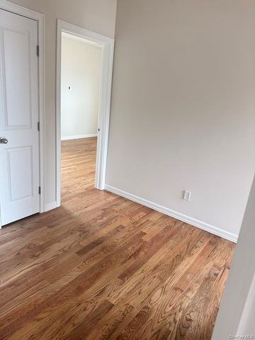 12 Gail Grace Court, Copiague, NY 11726