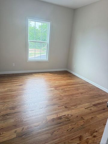 12 Gail Grace Court, Copiague, NY 11726
