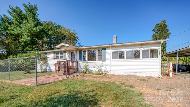 531 Bryson Road, Candler, NC 28715