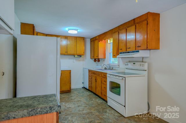 531 Bryson Road, Candler, NC 28715