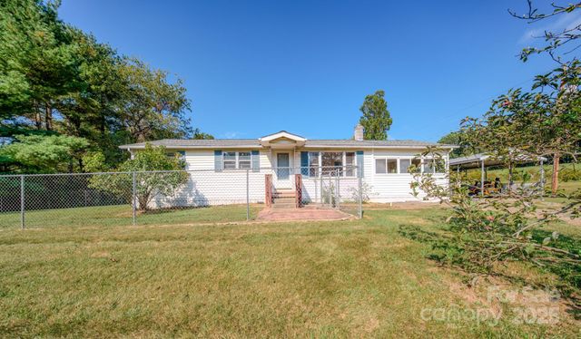 531 Bryson Road, Candler, NC 28715