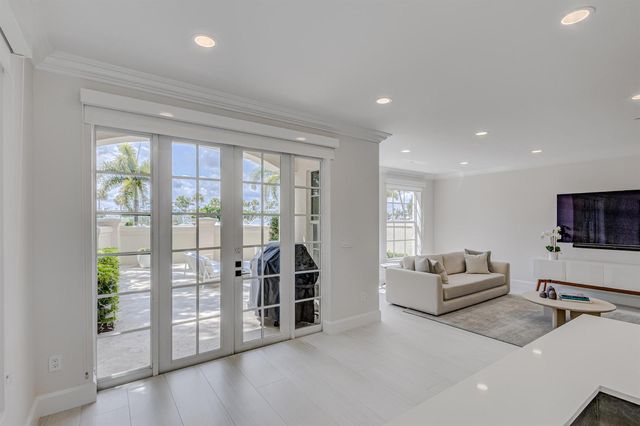 27 Marina Gardens Drive, Palm Beach Gardens, FL 33410