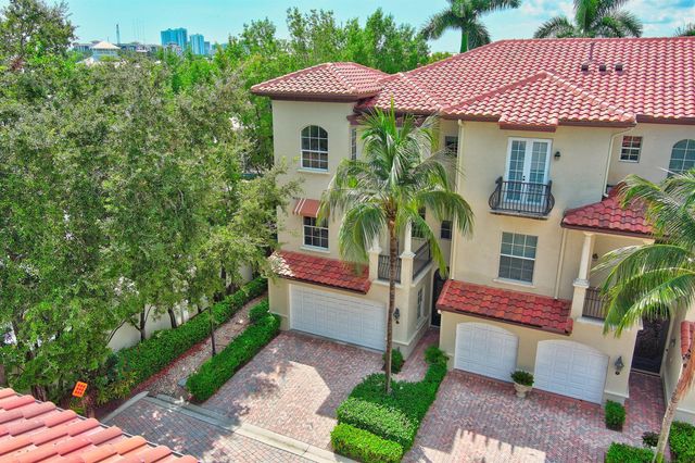 27 Marina Gardens Drive, Palm Beach Gardens, FL 33410