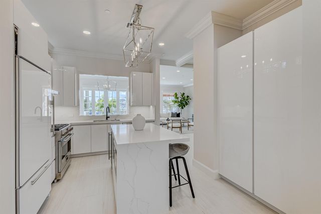 27 Marina Gardens Drive, Palm Beach Gardens, FL 33410
