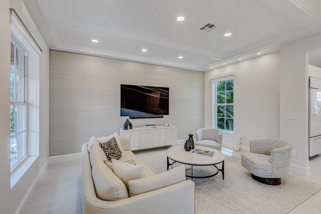 27 Marina Gardens Drive, Palm Beach Gardens, FL 33410