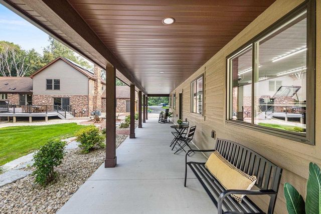 2127 Vintage Drive, Fitchburg, WI 53575