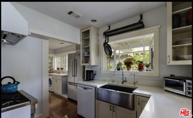 652 Woodlawn Avenue, Venice (los Angeles), CA 90291