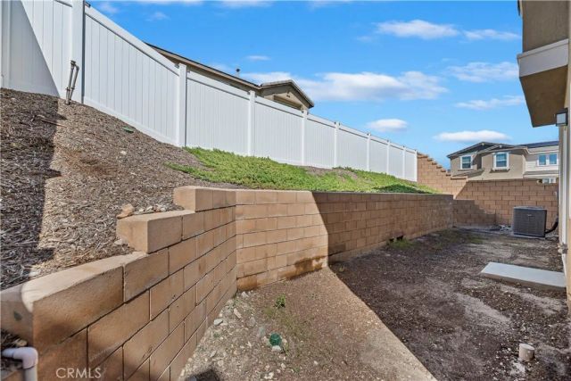 364 CASTAIC Way, Rialto, CA 92377