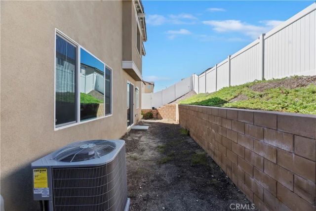 364 CASTAIC Way, Rialto, CA 92377
