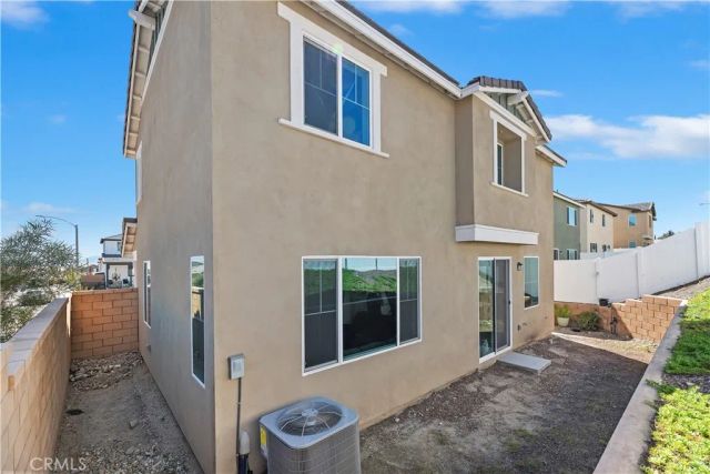364 CASTAIC Way, Rialto, CA 92377