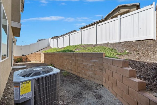 364 CASTAIC Way, Rialto, CA 92377