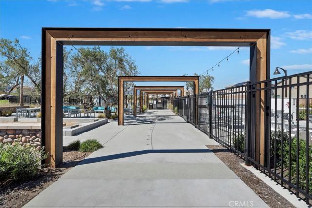 364 CASTAIC Way, Rialto, CA 92377