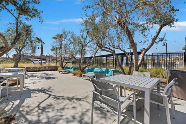 364 CASTAIC Way, Rialto, CA 92377