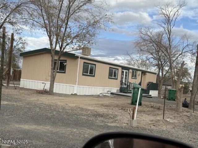 2735 Toiyabe Street, Silver Springs, NV 89429