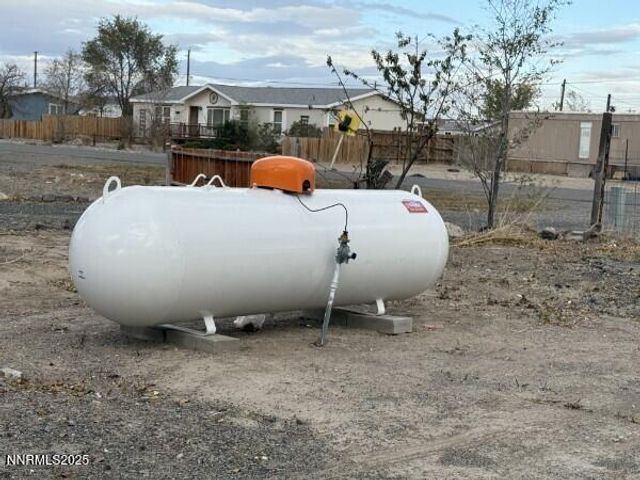 2735 Toiyabe Street, Silver Springs, NV 89429