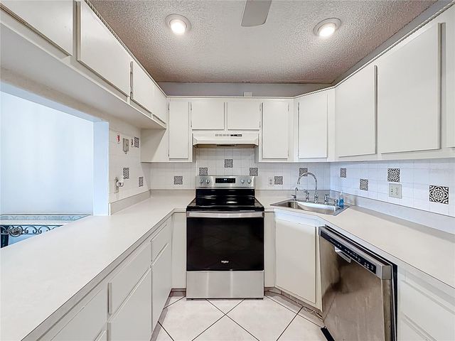 826 SKY PINE WAY G2, Greenacres, FL 33415