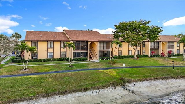 826 SKY PINE WAY G2, Greenacres, FL 33415