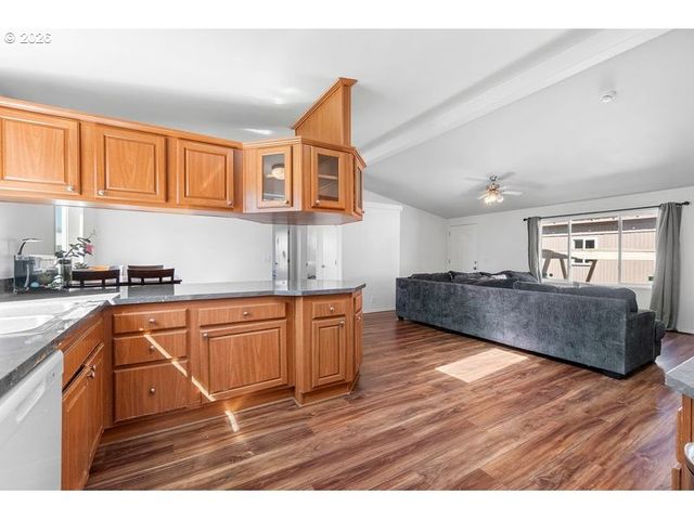 1503 N HAYDEN ISLAND Dr 43, Portland, OR 97217