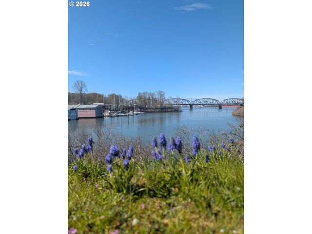 1503 N HAYDEN ISLAND Dr 43, Portland, OR 97217