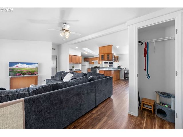 1503 N HAYDEN ISLAND Dr 43, Portland, OR 97217