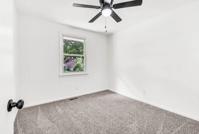 1446 Elm Hill Dr, Clarksville, TN 37040